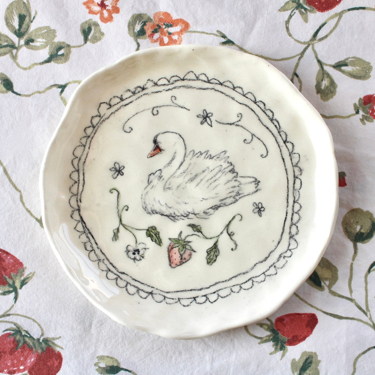 Strawberry Swan With Lace Border Dish