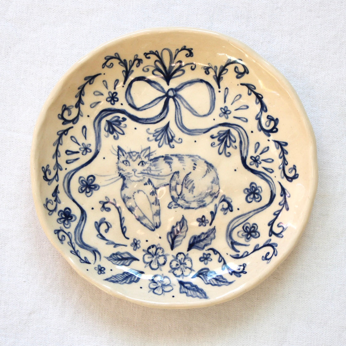 Intricate Cat With Bow Dish