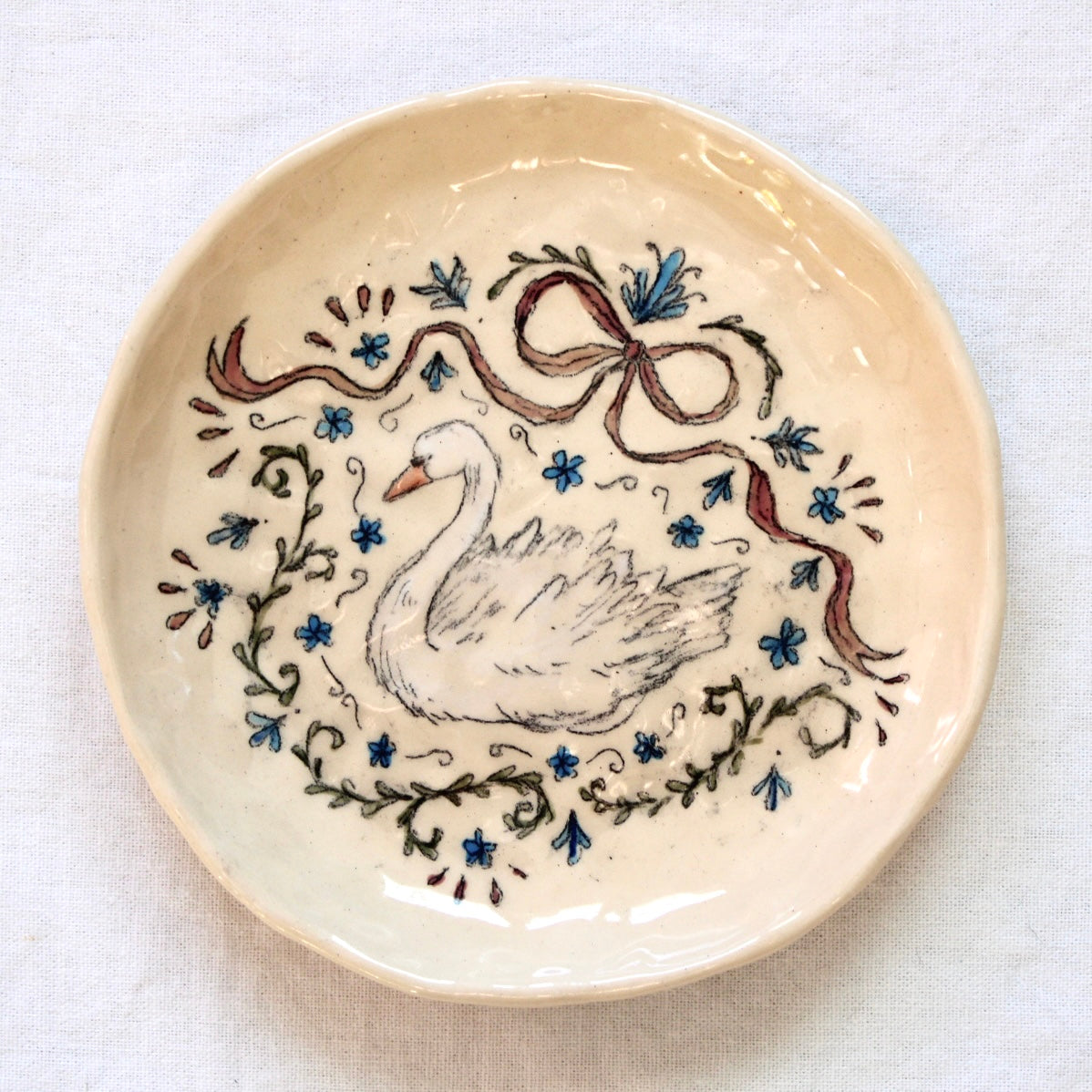 Intricate Swan With Bow Dish