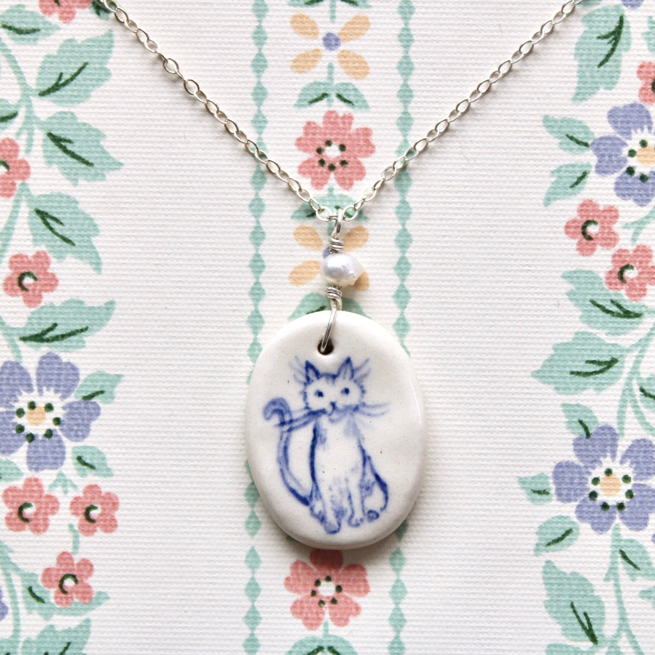 Kitty Necklace in Silver