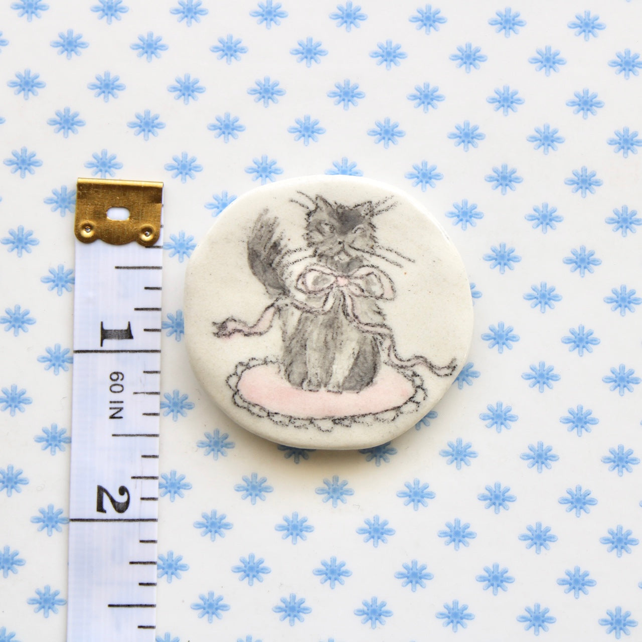 Cat With Bow Magnet in Color