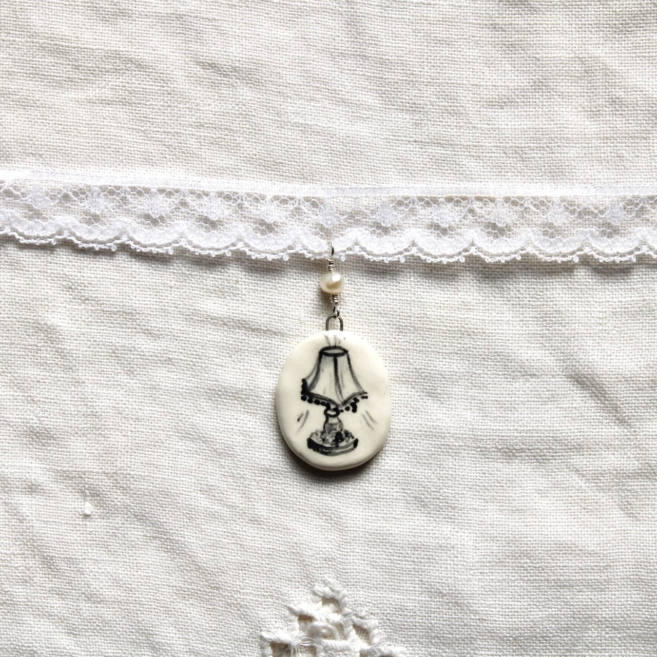 Lamp White Lace Choker Necklace