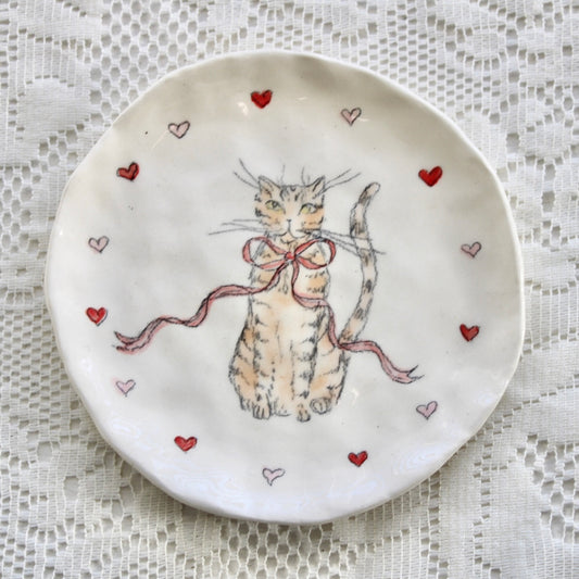 Sitting Kitty With Ribbon Dish
