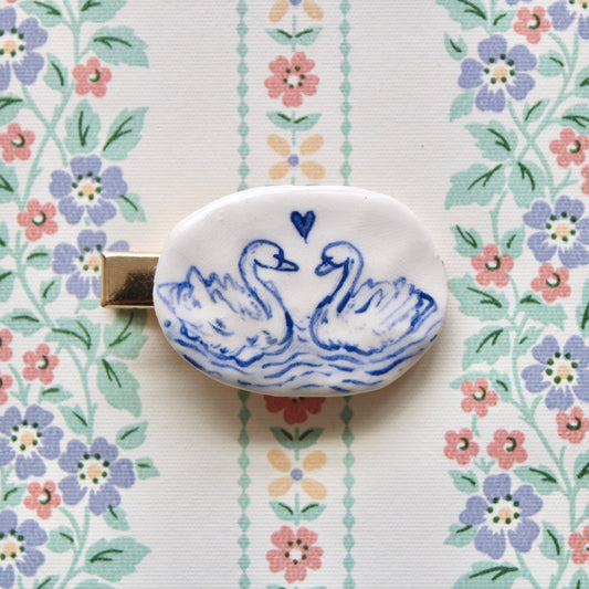 Lover Swans Hair Clip