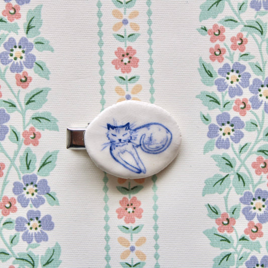 Laying Kitty Hair Clip II