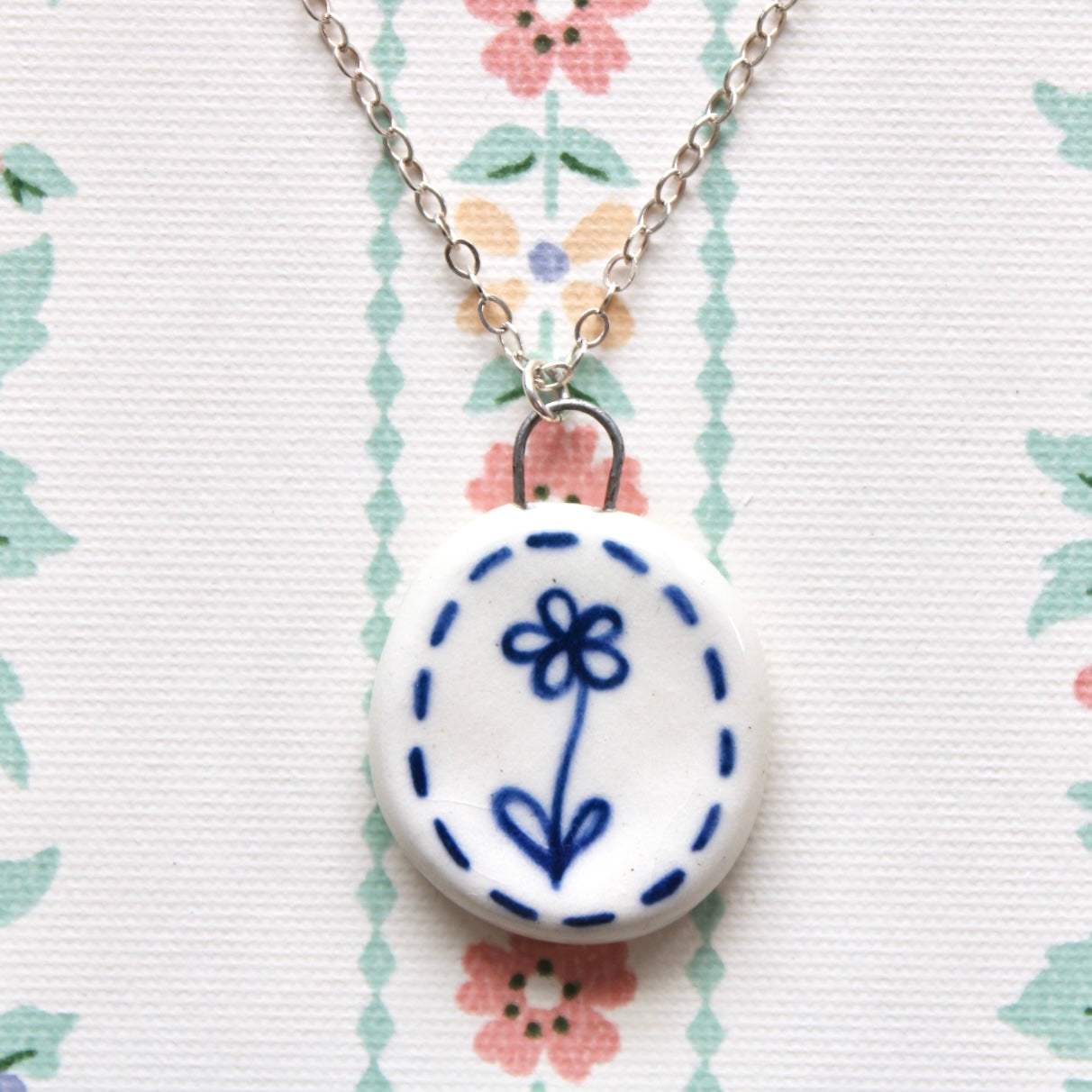 Flower Necklace in Silver