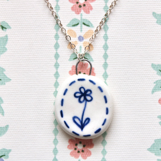 Flower Necklace in Silver