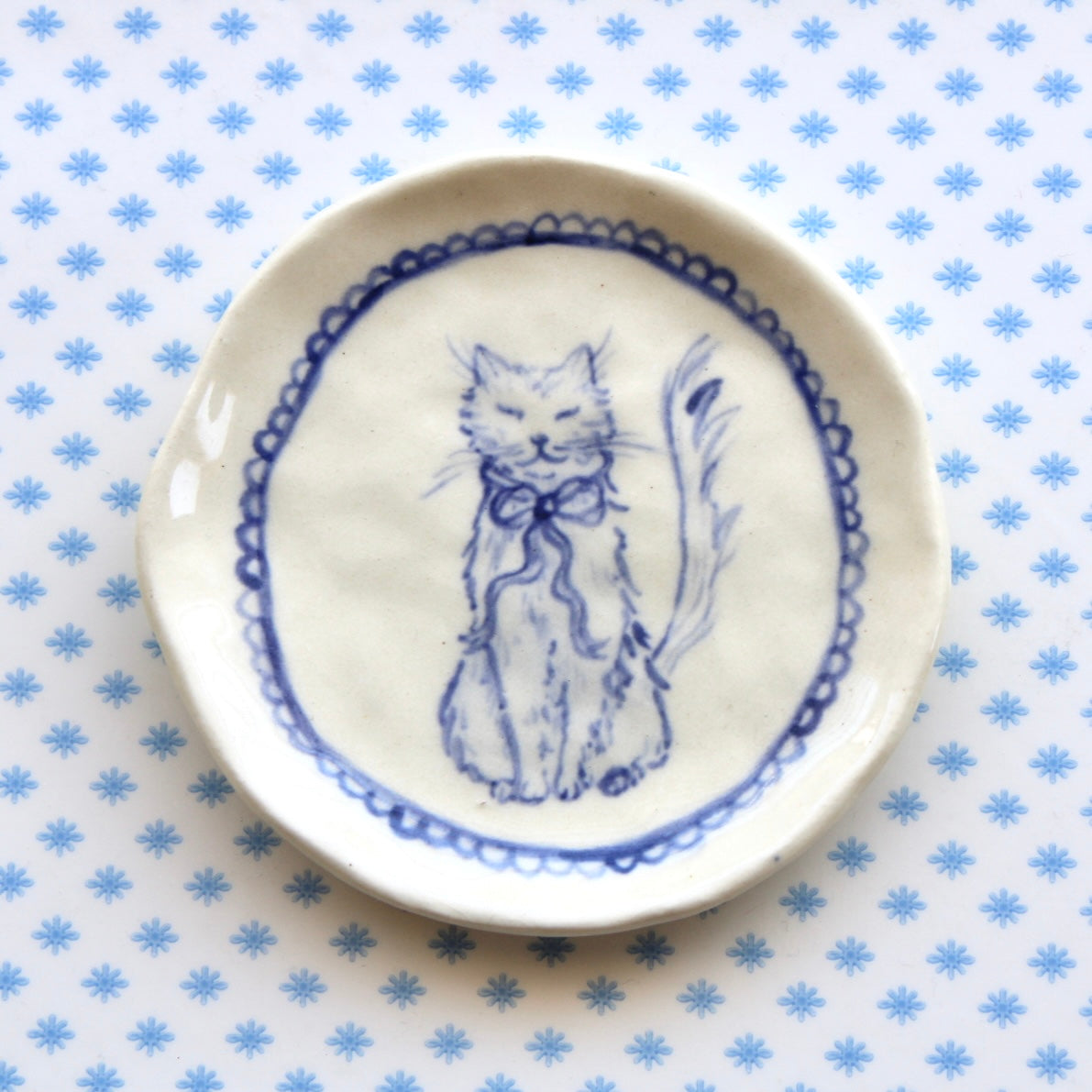 Cat With Bow Dish