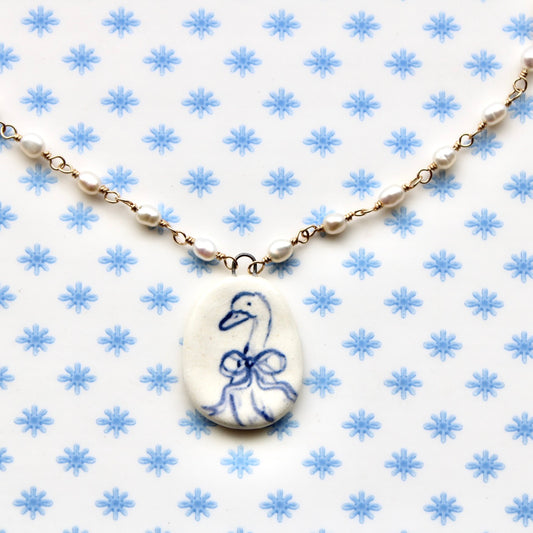 Beaded Chain Goose With Bow Necklace in Gold