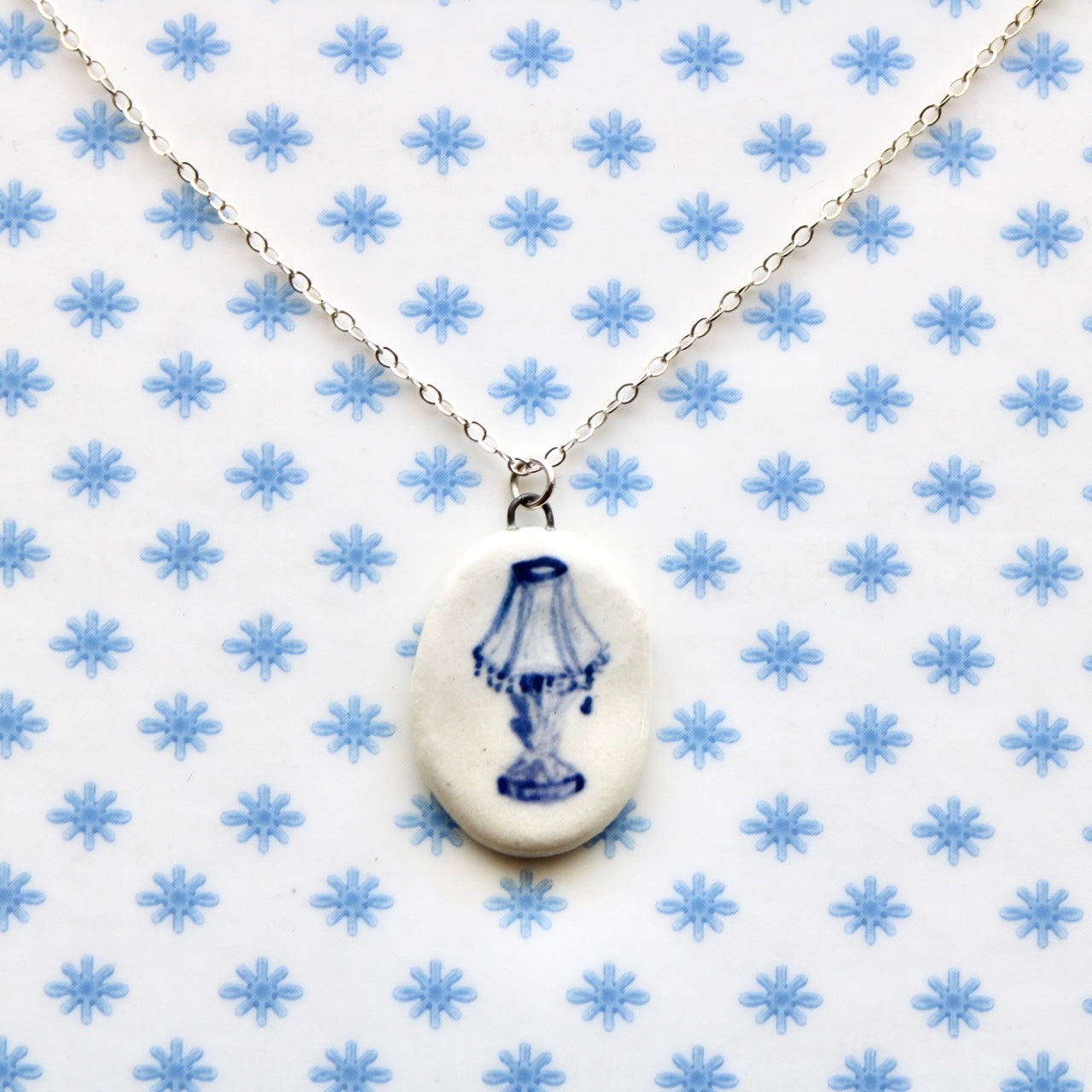 Lamp Necklace in Silver