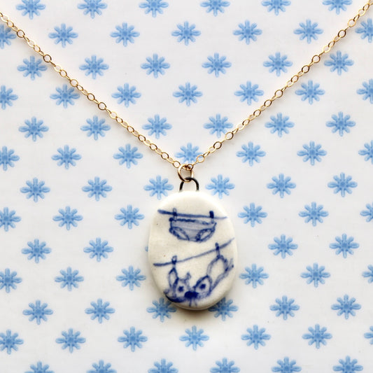 Laundry Necklace in Gold