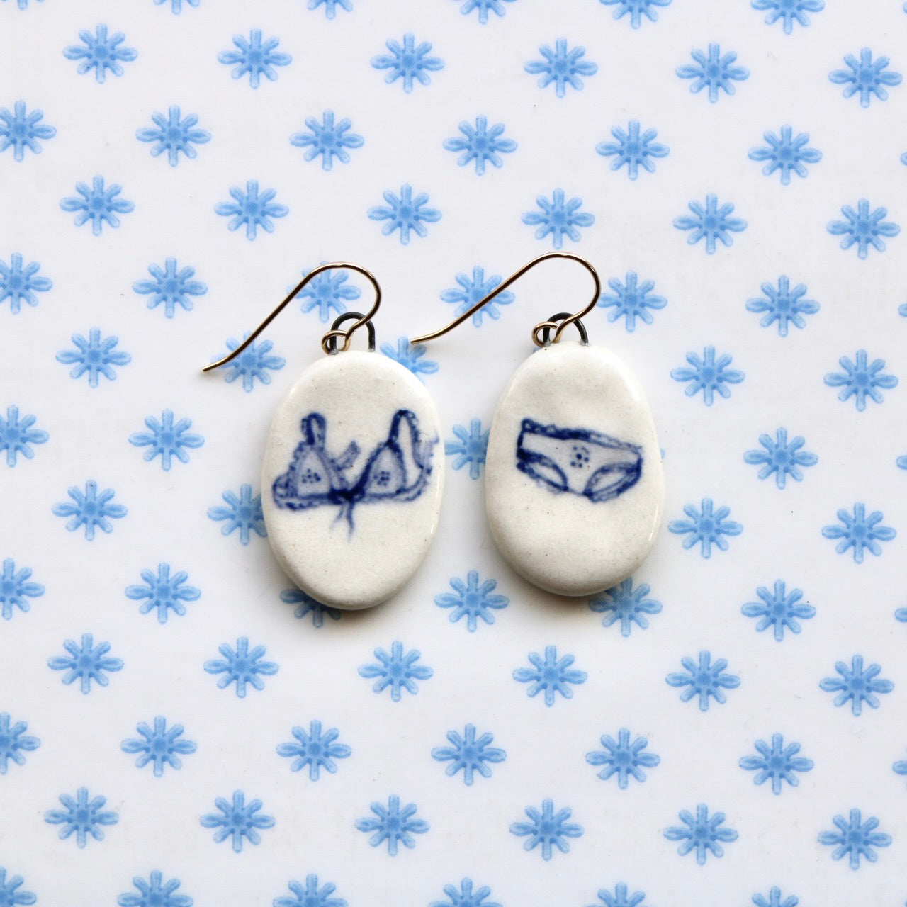 Laundry Earrings in Gold