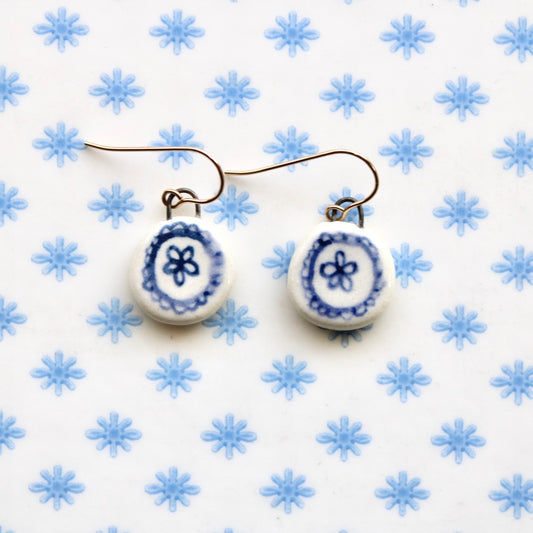 Flowers in Lace Earrings in Gold