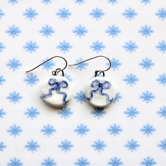 Bow Earrings in Silver