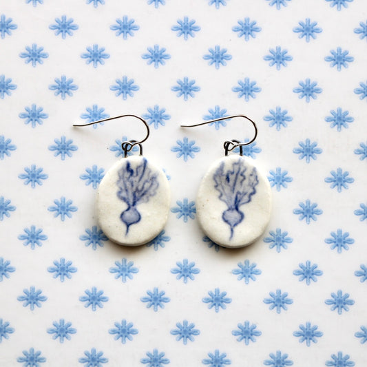 Beet Earrings in Silver