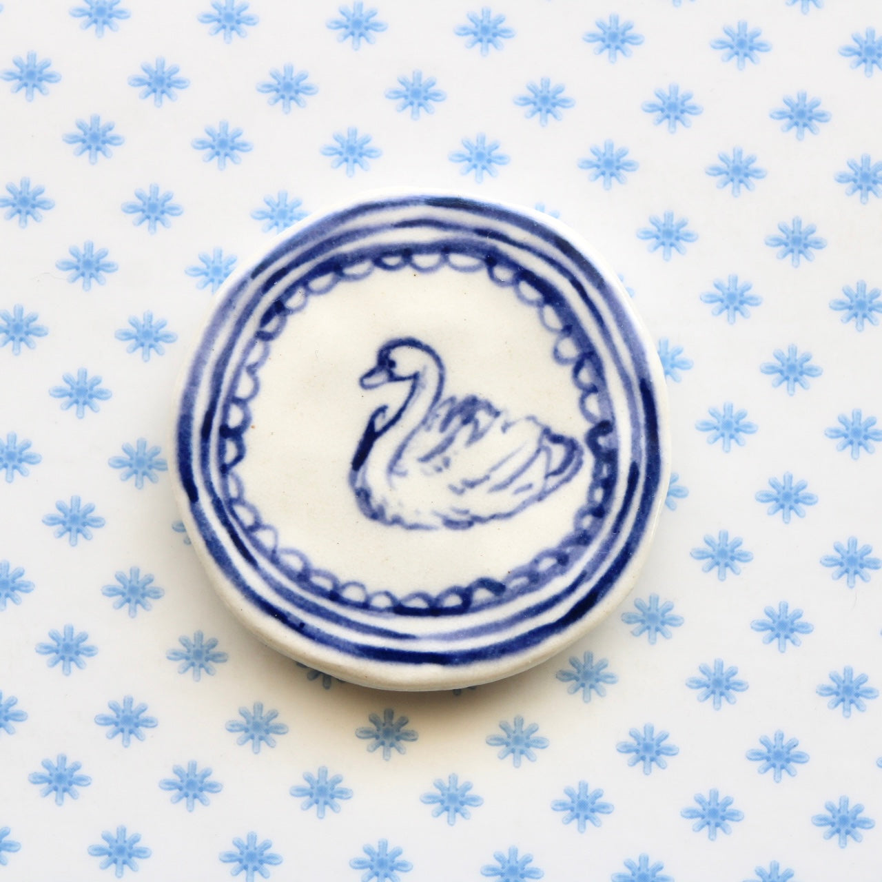 Swan With Lace Magnet