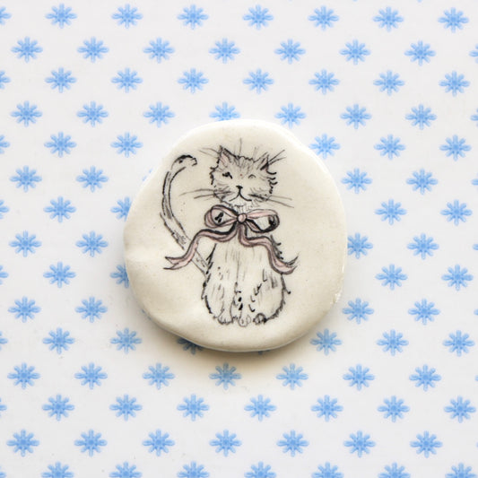 Cat With Bow Magnet in Color