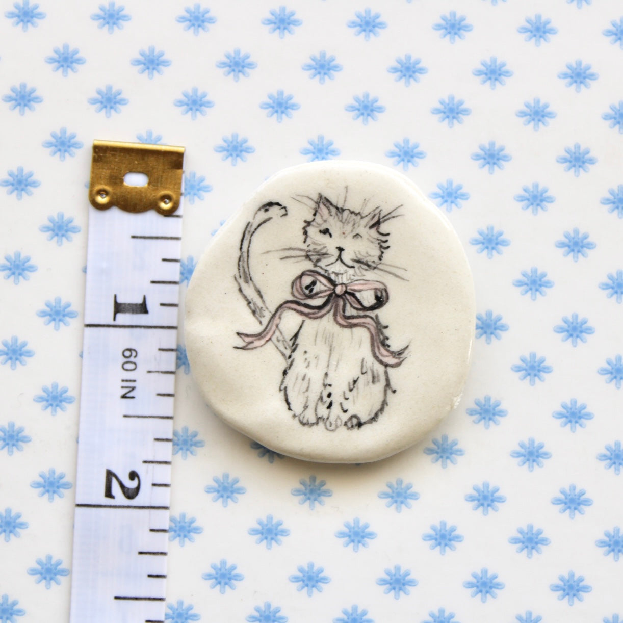 Cat With Bow Magnet in Color