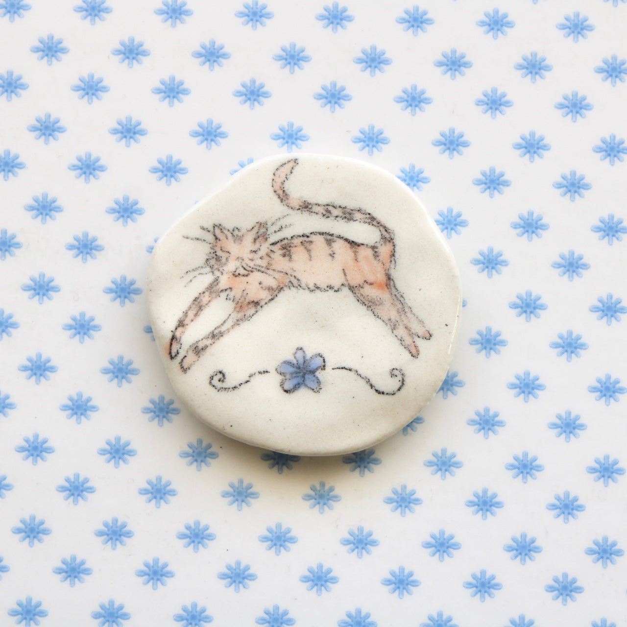 Kitty Magnet in Color
