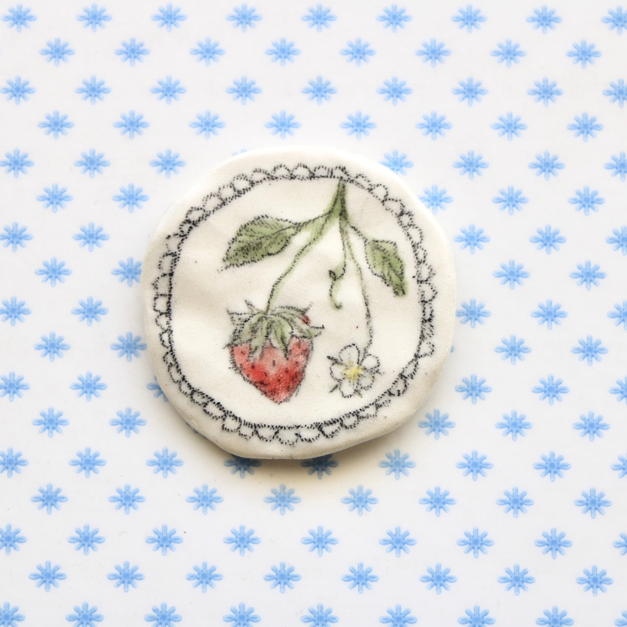 Strawberry Vine With Lace Magnet